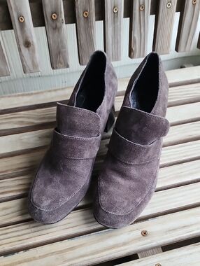 Born Ladies Chunky Heel Suede Shoes